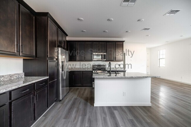 Foto del edificio - 1141 W. Diamondback Dr.