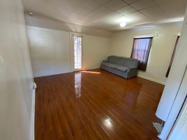 Foto del edificio - 5518 Monterey Rd