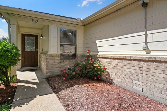 Foto del edificio - 11323 Flying Geese Ln