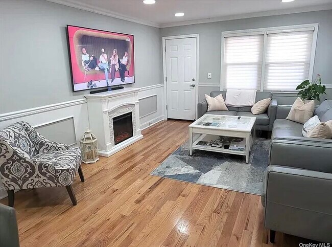 Foto del edificio - 516 E State St