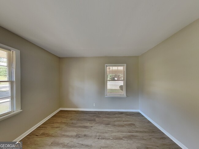 Foto del edificio - 3444 Linecrest Rd