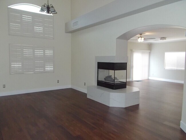Building Photo - Spacious 4-Bedroom Home with Pool & 3-Car ...