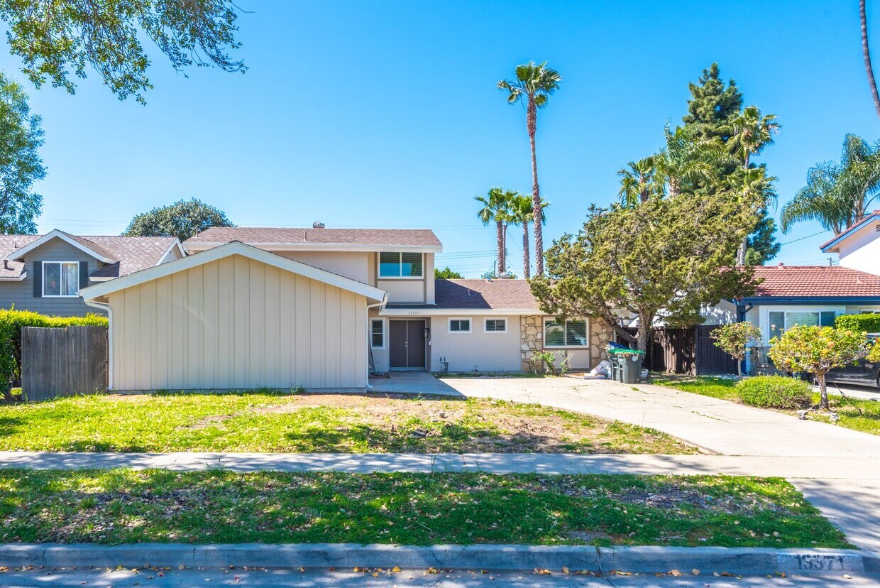 Completely renovated! Premium location 4 ... - Completely renovated!  Premium location 4 ...