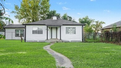 Building Photo - 654 Ridge Dr