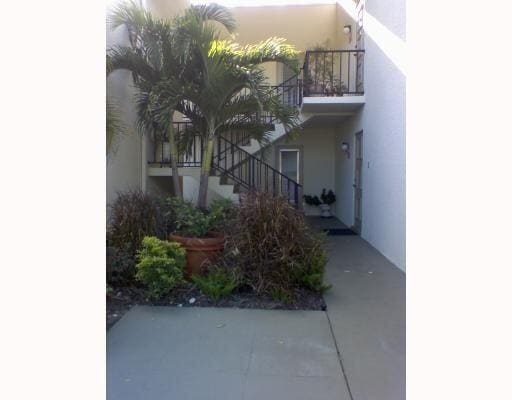 Building Photo - 1705  Presidential B103 Way B103 West Palm...