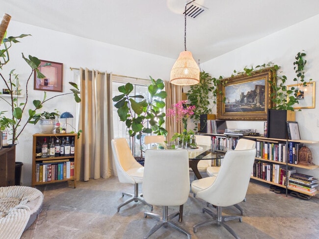 Foto del edificio - 17606 N 17th Pl