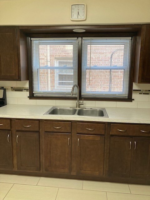 Foto del edificio - 6856 W Gunnison St