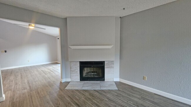 Building Photo - 2585 Duet Dr