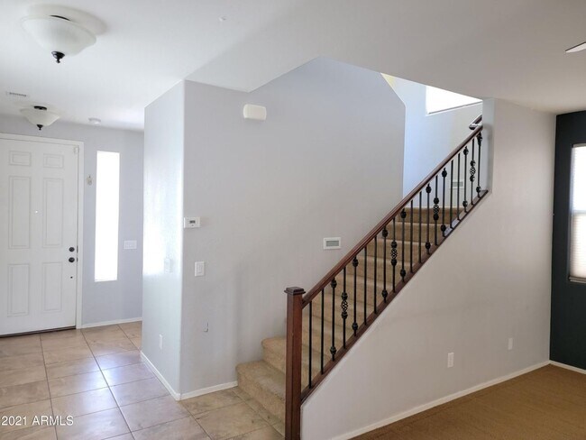 Building Photo - Gorgeous 4 Bed 3 Bath home located in Chandler