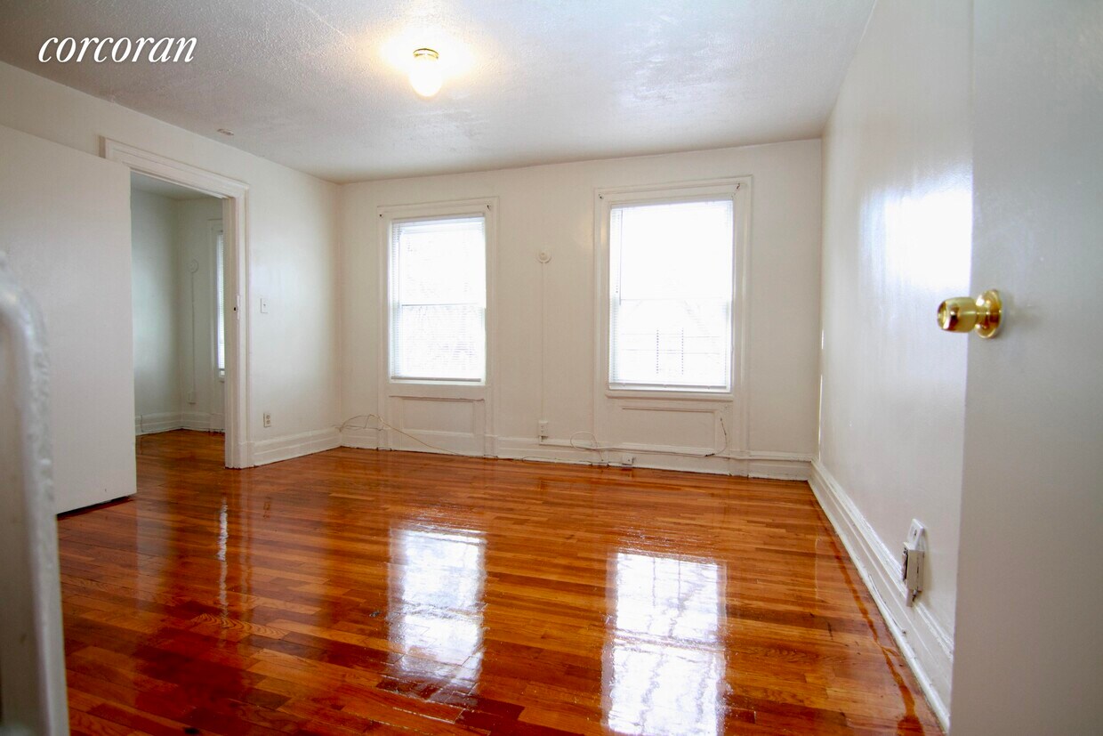Foto principal - 135 S 2nd Ave