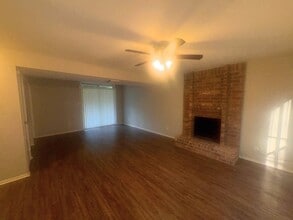 Building Photo - 2222 Riverford Dr
