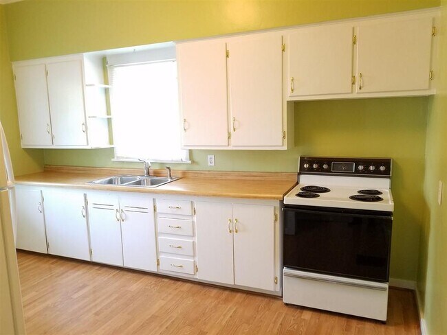 *Foto de unidad similar* - 180 E Scott St