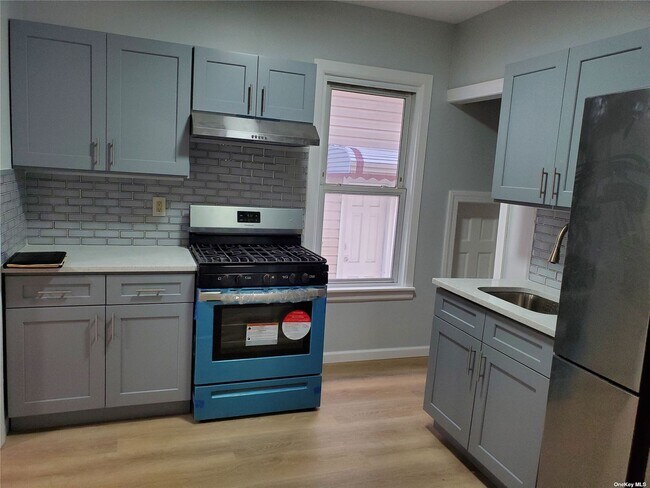 Foto del edificio - 94-37 121st St