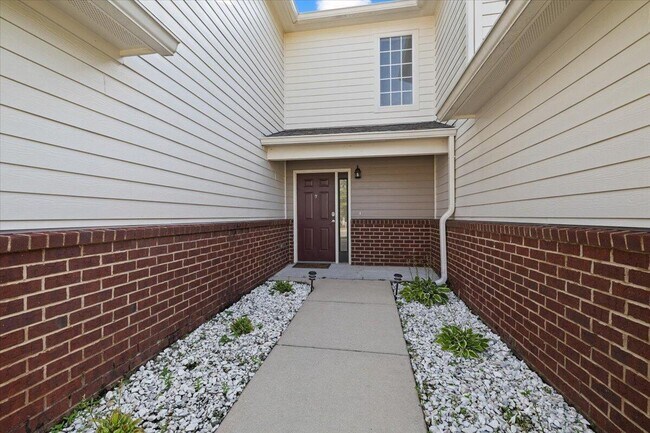 Building Photo - 606 Wingspan Way