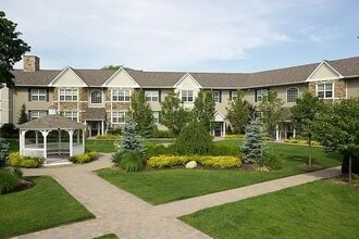 Building Photo - 150 Secatogue Ave