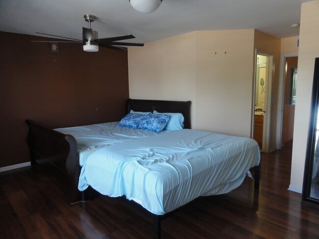 Building Photo - 3156 Bromley Ln