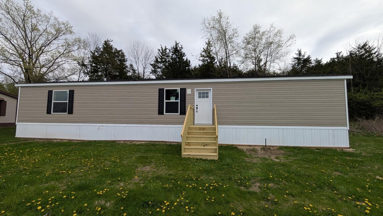 Primary Photo - 15462 Lewis Rd
