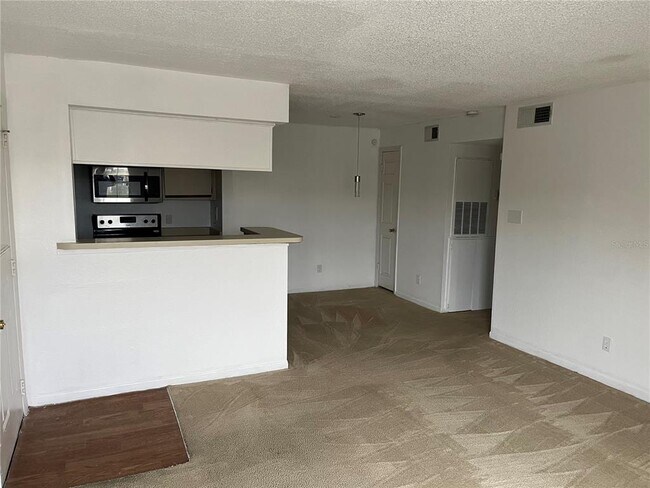 Building Photo - 5501 Rosebriar Way