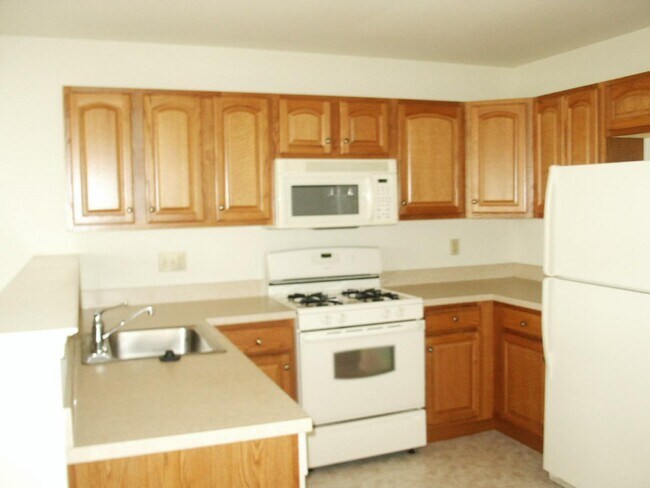 Building Photo - 7097 Hunt Dr