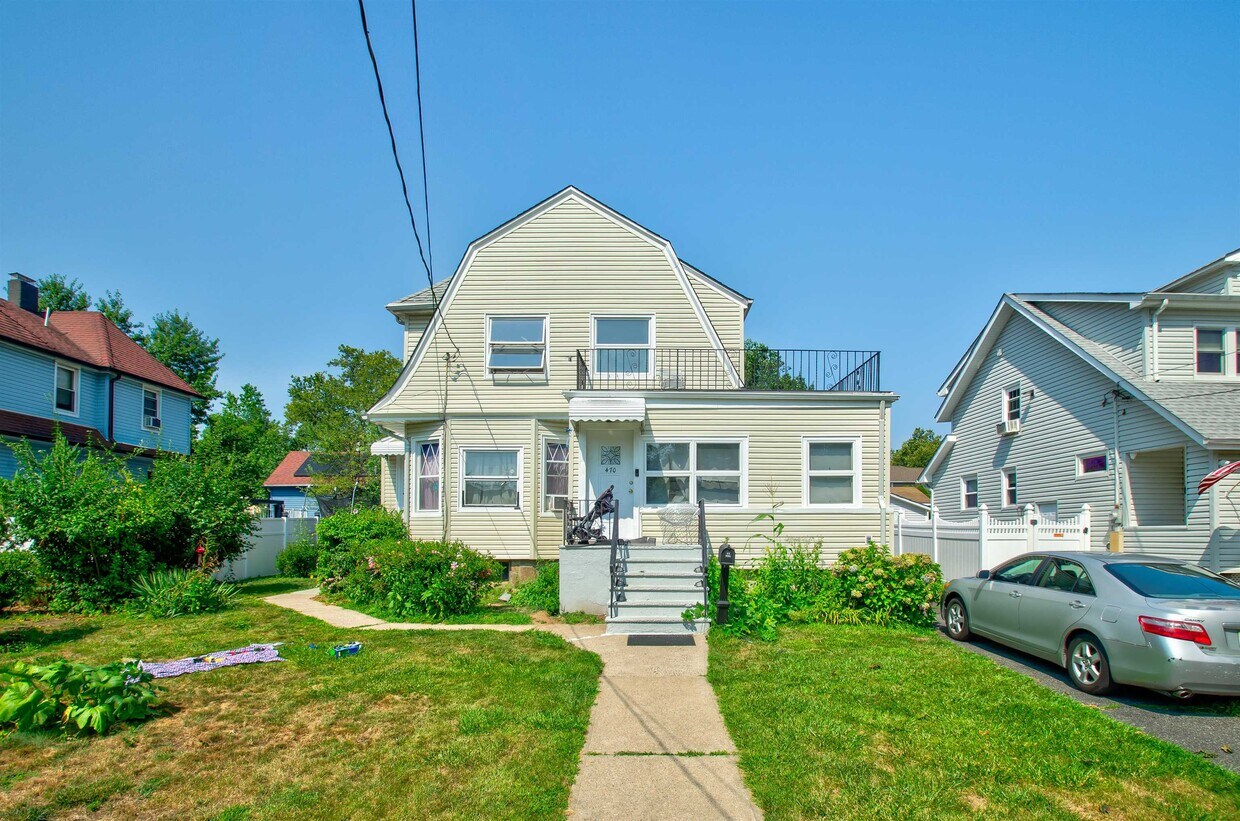 Foto principal - 470 Teaneck Rd