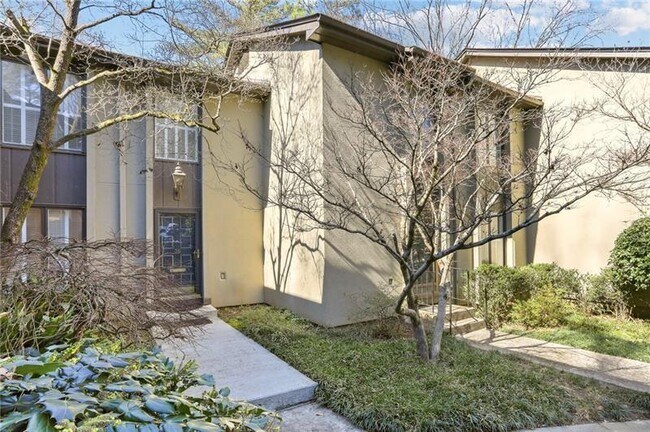 Foto del edificio - 36 Ivy Pkwy NE