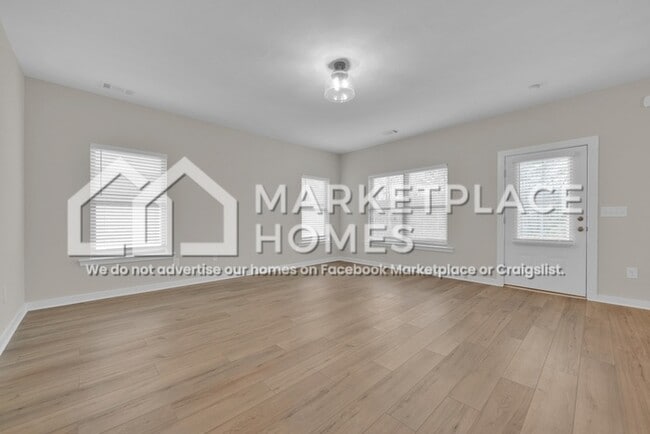 Building Photo - 615 Troubadour Ln