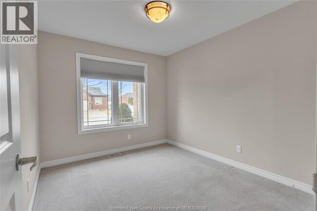 Photo du bâtiment - 3205 Seville Ave