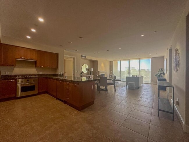 Photo - 5068 Scholarship House