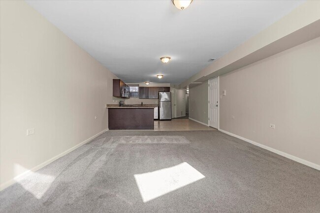 Foto del edificio - 4421 S Prairie Ave