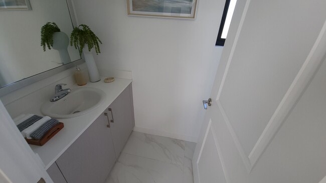 Building Photo - 441 E 23rd St