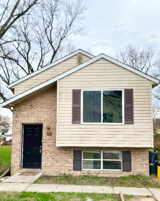 Primary Photo - 103 Maple Ave