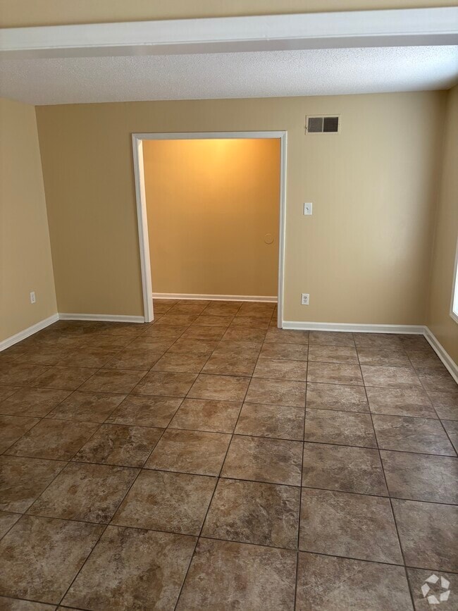 Building Photo - 5082 Golden Oaks Dr