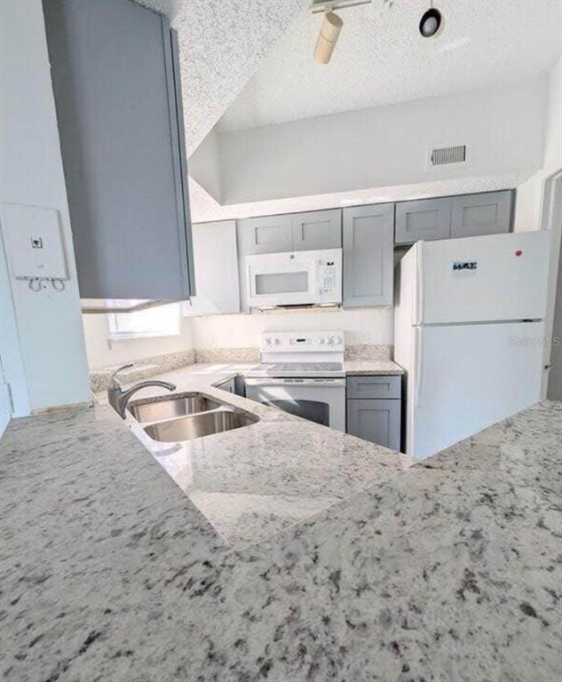 Building Photo - 1956 Lake Atriums Cir