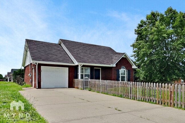 Building Photo - 2401 Pinyon St