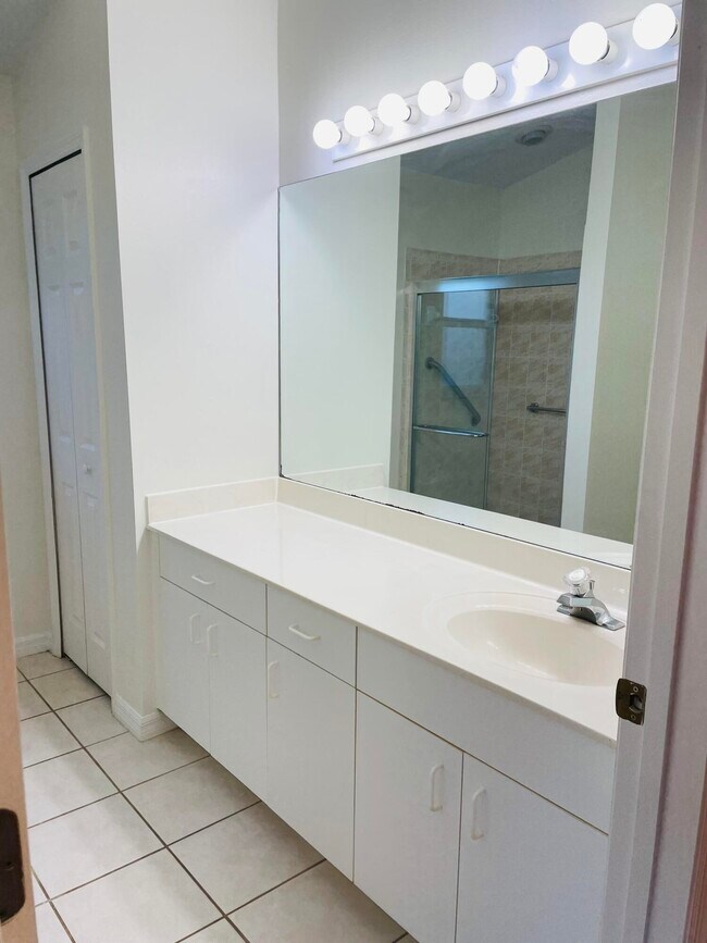 Foto del edificio - 2361 White Sands Ct NE
