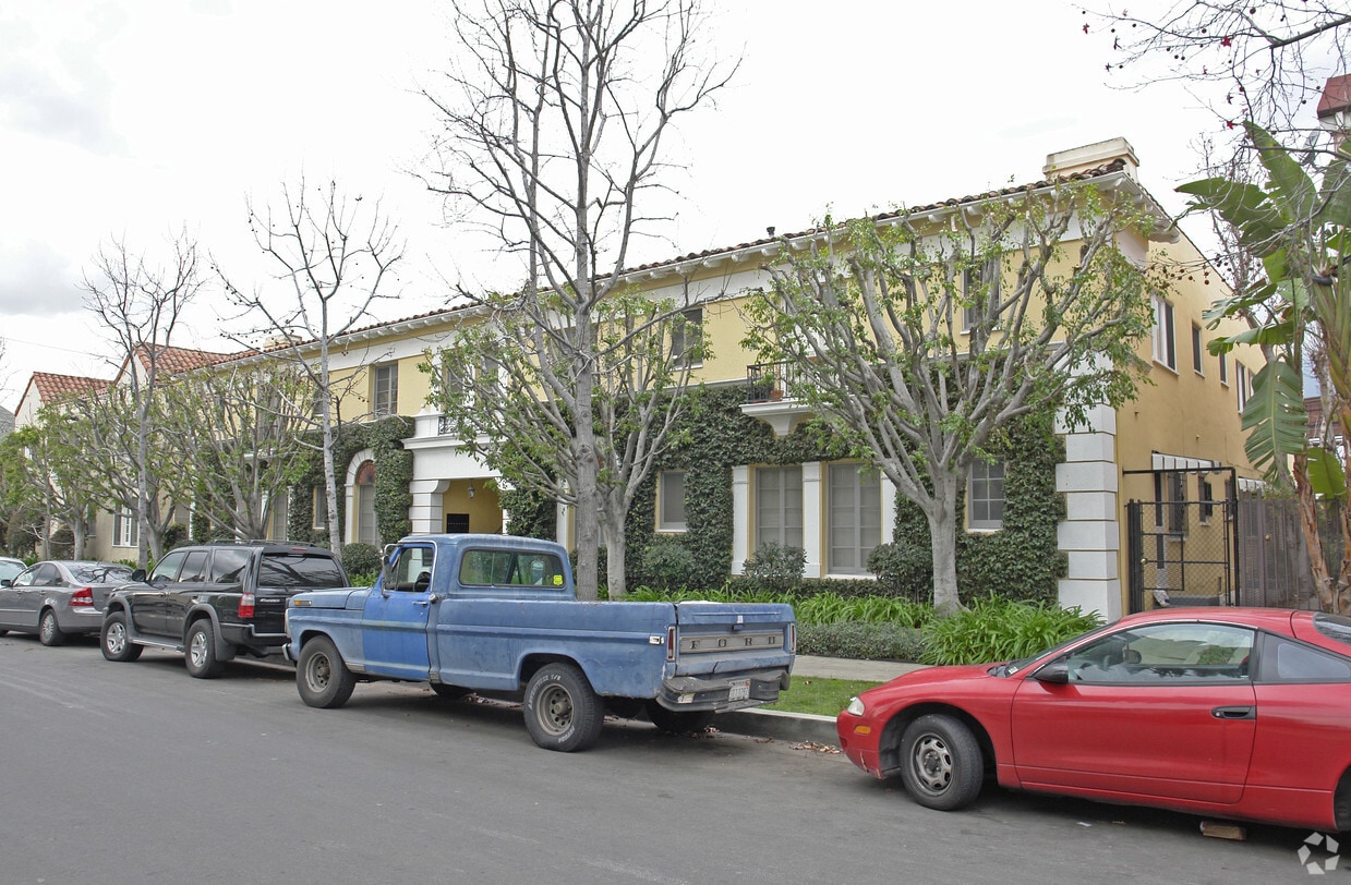 Primary Photo - 415 N Orange Grove Ave