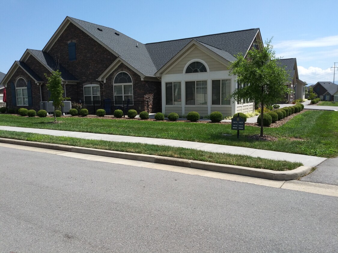 1425 Hatterdale Farm Rd, Blountville, TN 37617 Condo for Rent in