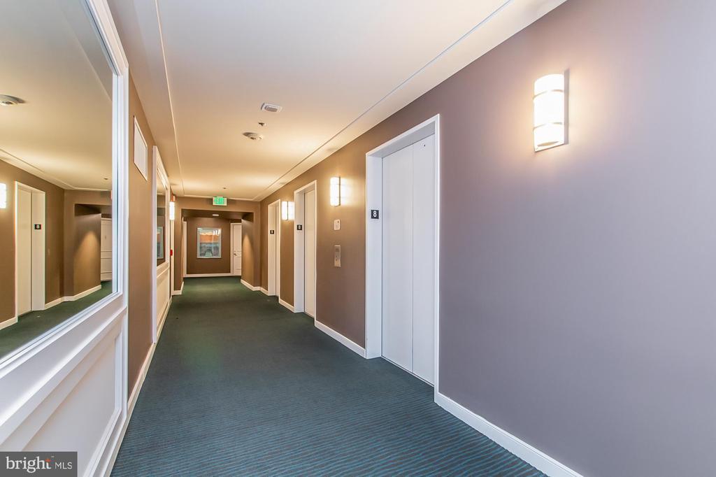 Primary Photo - 100 Harborview Dr