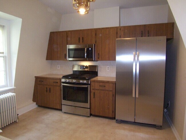 Building Photo - 2 Family Apt