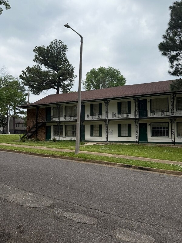 Primary Photo - 3720 Outland Rd