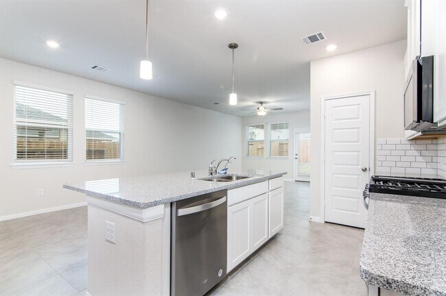 Foto del edificio - 2110 Bear Oak Ct