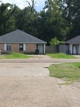 Building Photo - 10134 El Scott Ave
