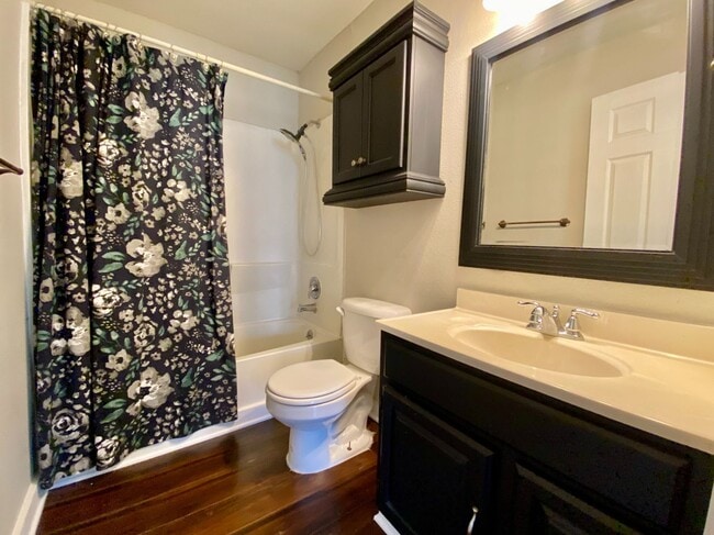 Foto del edificio - Adorable 3 Bedroom in Loma Vista!