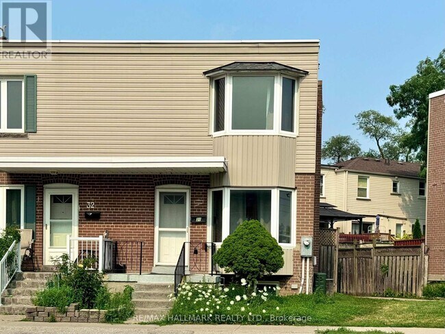 Building Photo - 740 Kennedy Rd