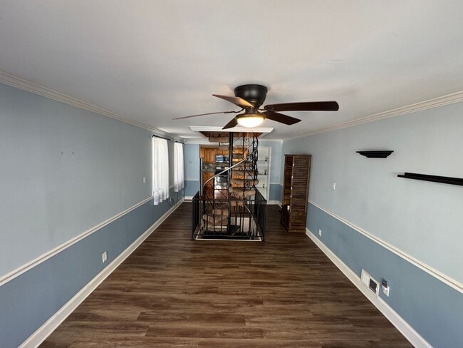 Building Photo - Luxurious 3-Bedroom Townhome with Finished...