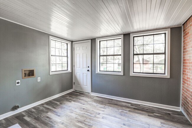 Foto del edificio - 3 Bedroom 1.5 Bath House for Rent