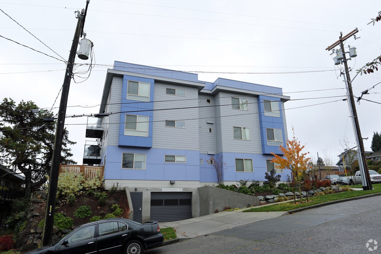 Building Photo - Hydro Apartments