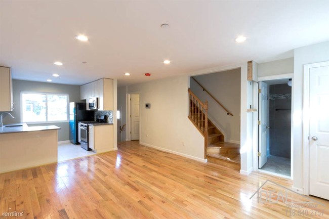Building Photo - 2621 Cortelyou Rd