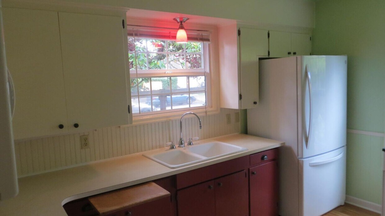 Primary Photo - Beautiful 5 bed 2 bath home in Corvallis