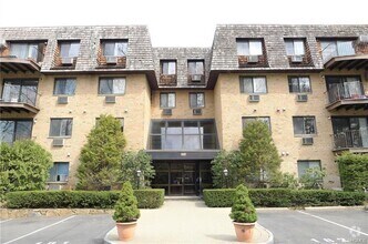 Building Photo - 508 Central Park Ave